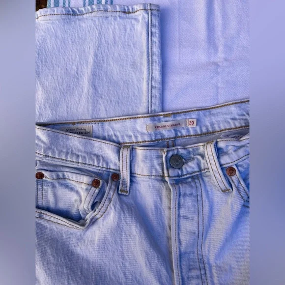 Levi’s Ribcage Straight Ankle Jeans in Light Blue Stone Wash | Sz 29 - Picture 4 of 5